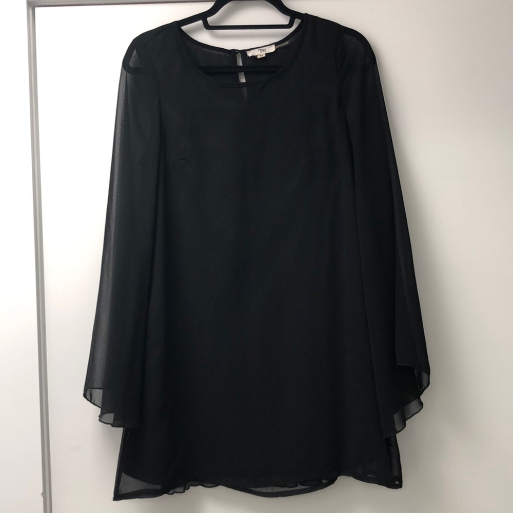 Tae Women’s Black Flowy Dress - size Medium